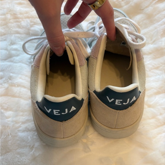 Veja Women's V-90 LEATHER LASSI Sneakers size 8/39 - Picture 5 of 7